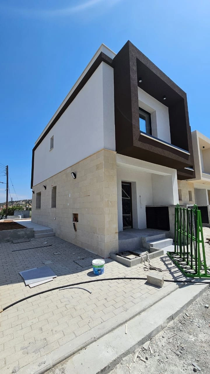 2 Bedroom House for Rent in Parekklisia, Limassol District