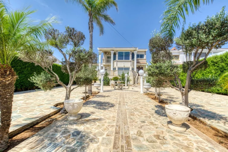 Cheap Houses and Villas for Sale Famagusta up to 800000 euro