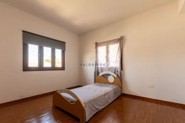 Cheap Houses and Villas for Sale Famagusta up to 400000 euro