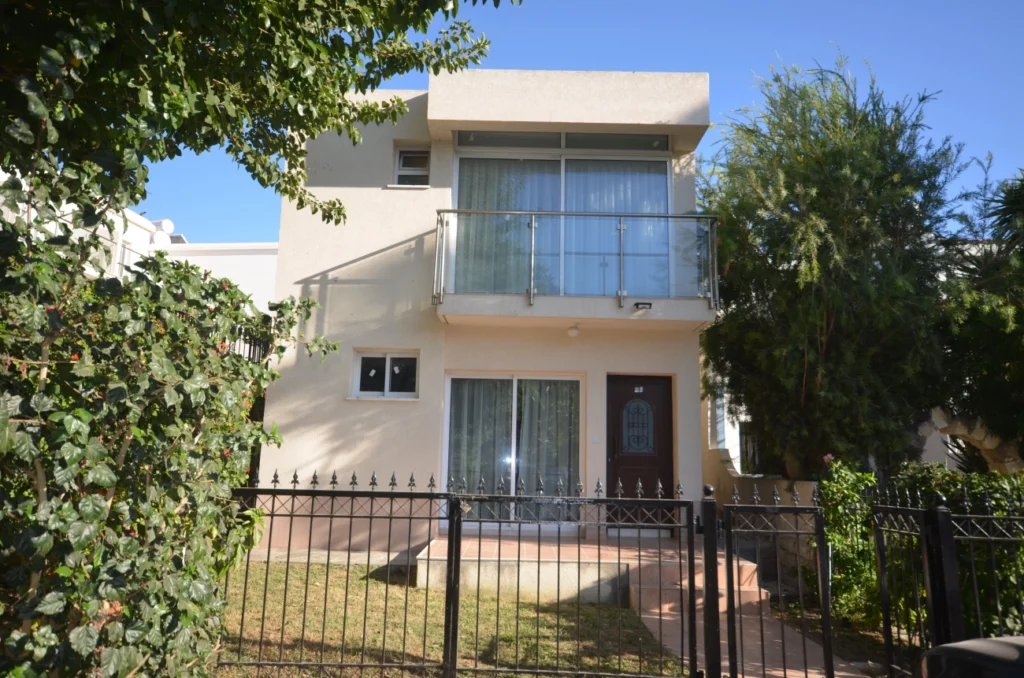 3 Bedroom House for Sale in Tombs Of the Kings, Paphos District
