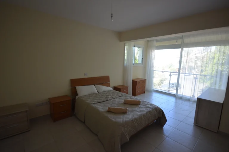3 Bedroom House for Sale in Tombs Of the Kings, Paphos District