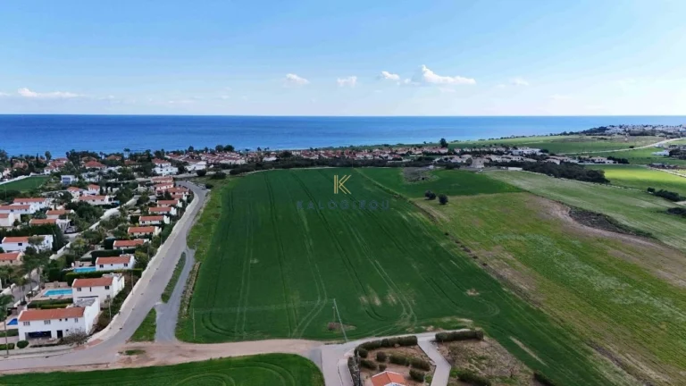 4 Bedroom House for Sale in Pervolia Larnacas