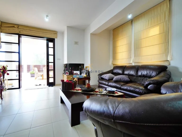 Cheap Houses and Villas for Sale Larnaca up to 900000 euro