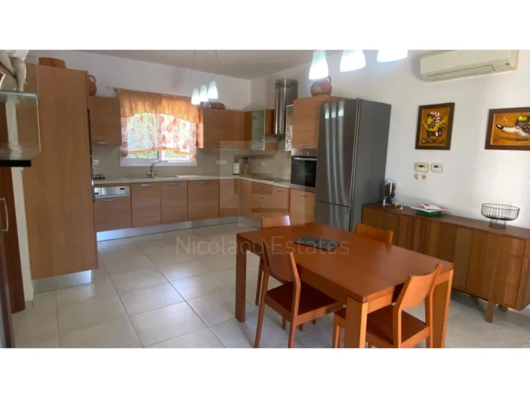 3 Bedroom House for Sale in Agios Tychonas, Limassol District