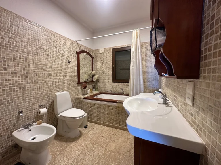 5 Bedroom House for Sale in Agios Tychonas, Limassol District