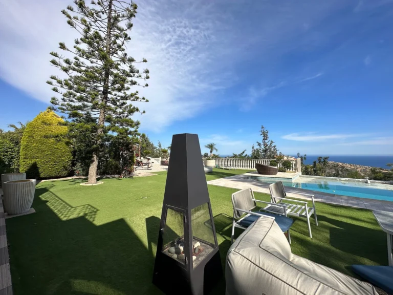 5 Bedroom House for Sale in Agios Tychonas, Limassol District