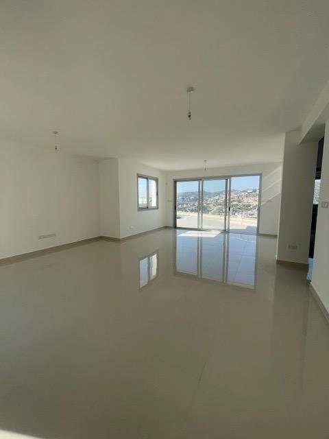 5 Bedroom House for Sale in Agios Tychonas, Limassol District