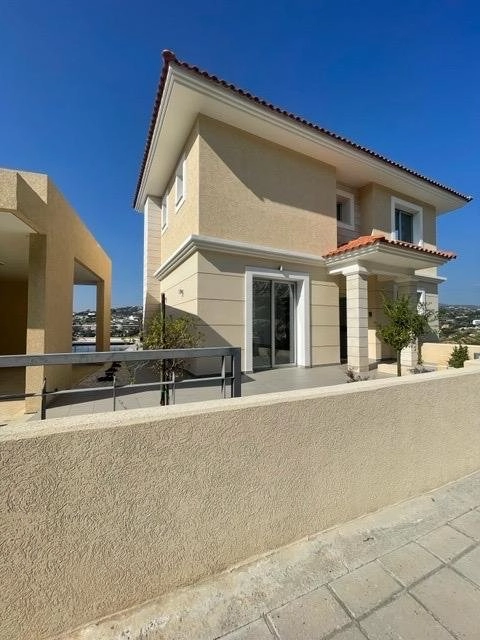 5 Bedroom House for Sale in Agios Tychonas, Limassol District