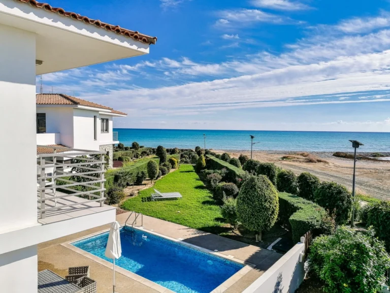 3 Bedroom House for Sale in Mazotos, Larnaca District