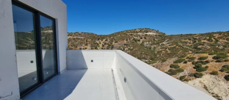 6+ Bedroom House for Sale in Agios Tychonas, Limassol District