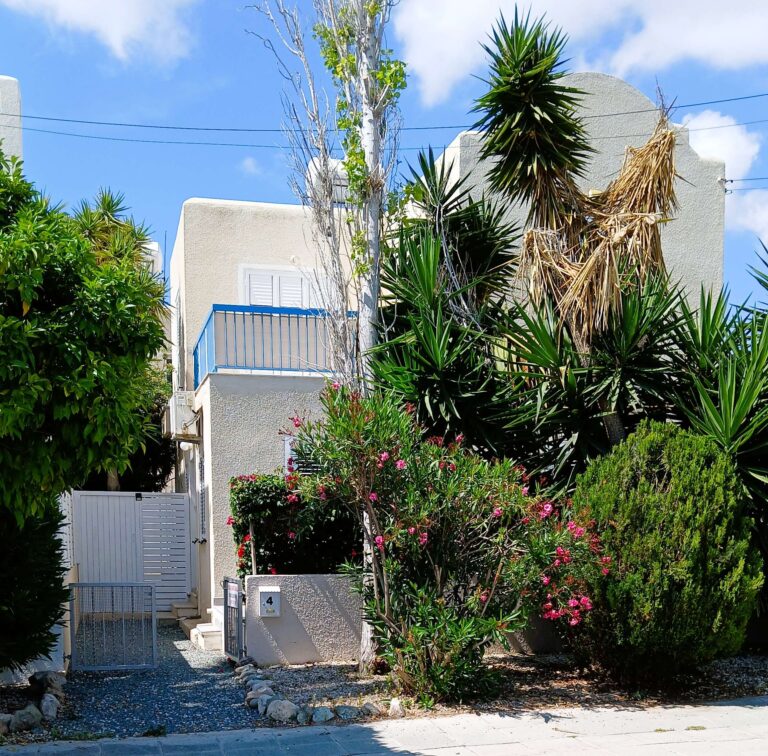 3 Bedroom House for Sale in Paphos – Universal