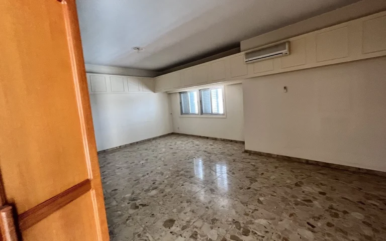 433m² Building for Sale in Agios Dometios, Nicosia District