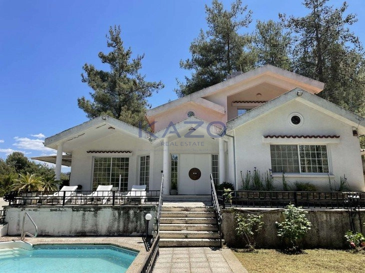 4 Bedroom House for Sale in Moniatis, Limassol District