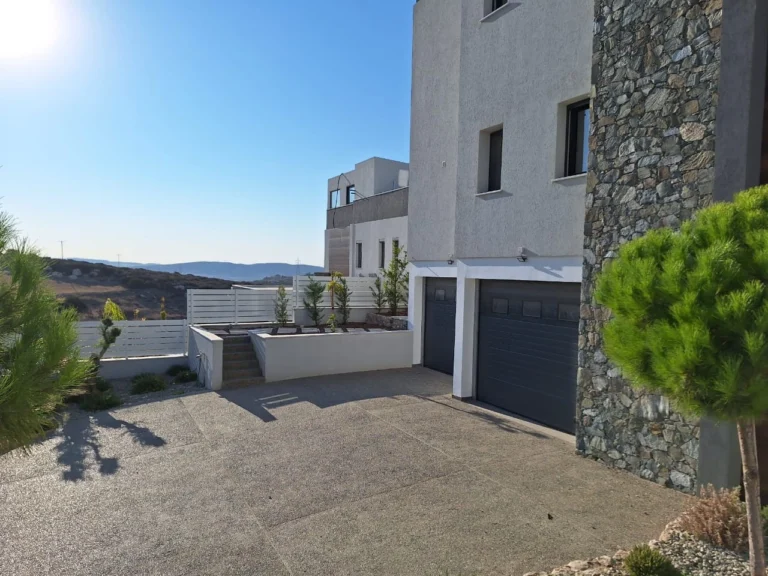 4 Bedroom House for Sale in Parekklisia, Limassol District