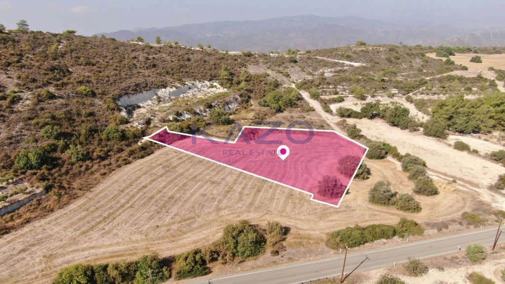 4,348m² Plot for Sale in Vavla, Larnaca District
