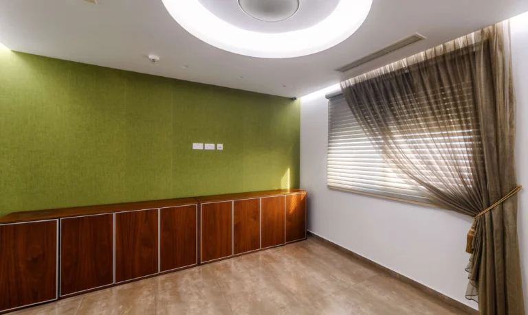 2922m² Office for Rent in Limassol District