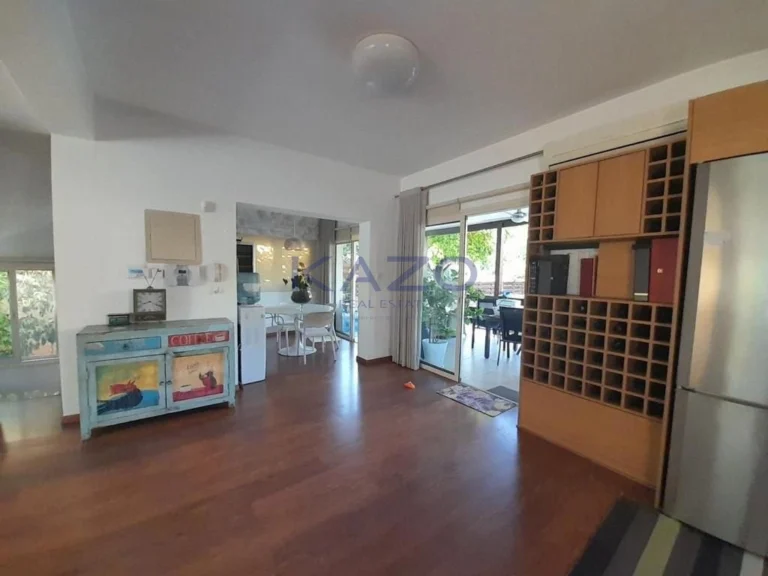 5 Bedroom House for Sale in Agios Tychonas, Limassol District