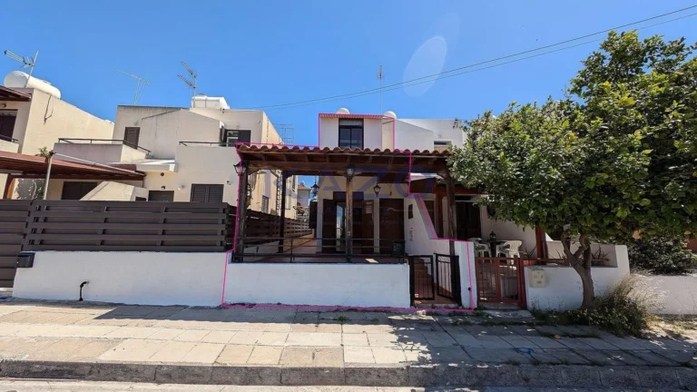 2 Bedroom House for Sale in Oroklini, Larnaca District