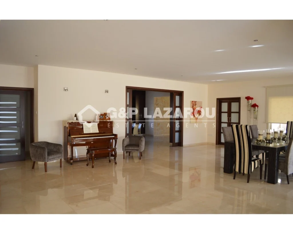 5 Bedroom House for Sale in Limassol – Agios Athanasios