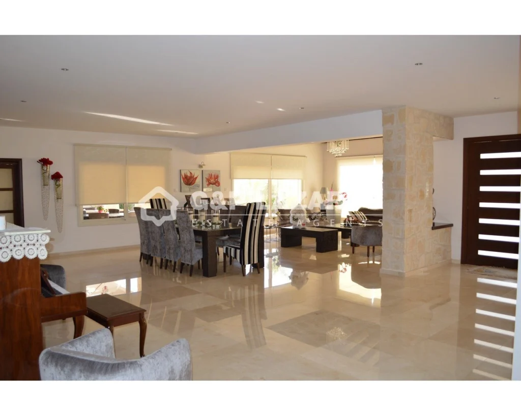 5 Bedroom House for Sale in Limassol – Agios Athanasios