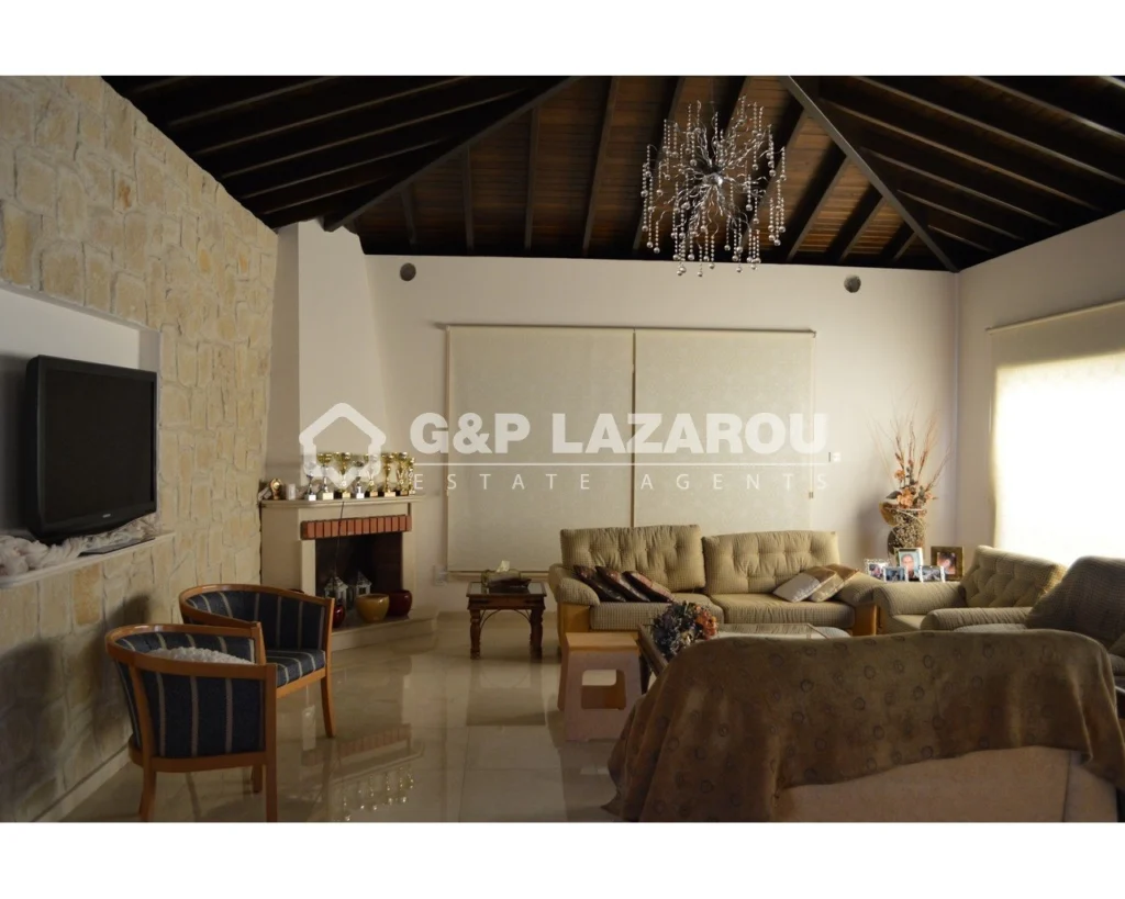 5 Bedroom House for Sale in Limassol – Agios Athanasios