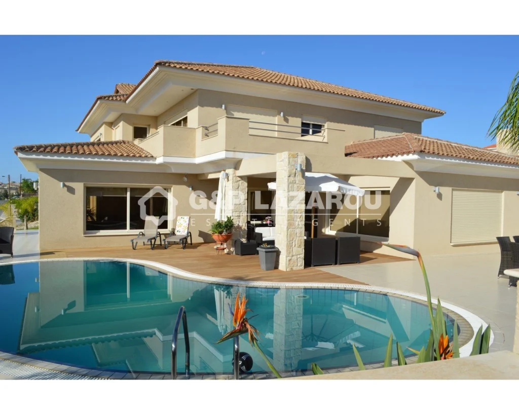 5 Bedroom House for Sale in Limassol – Agios Athanasios