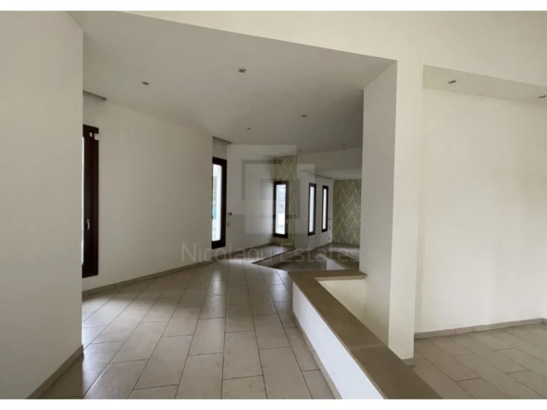 5 Bedroom House for Sale in Aradippou, Larnaca District