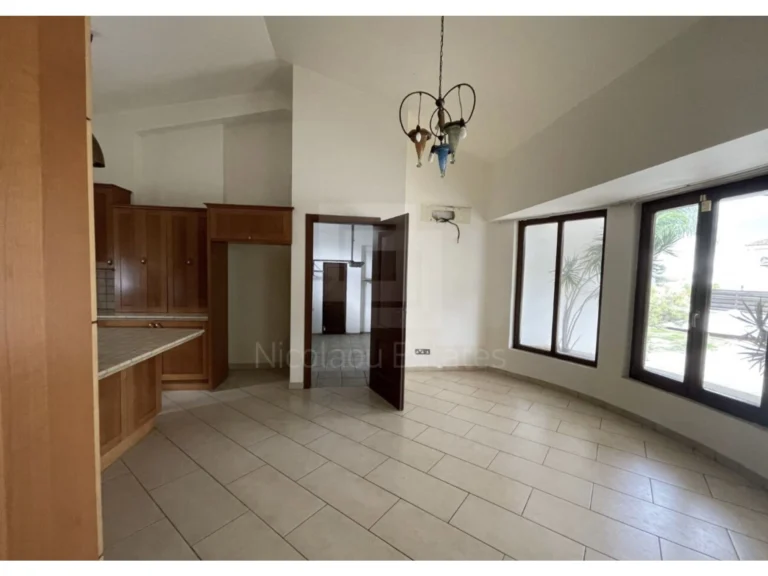 5 Bedroom House for Sale in Aradippou, Larnaca District