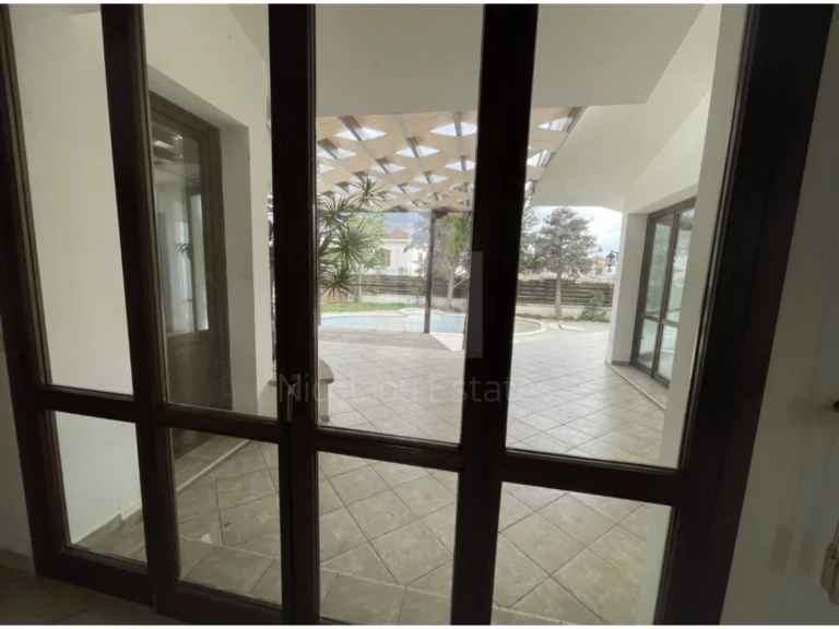 5 Bedroom House for Sale in Aradippou, Larnaca District