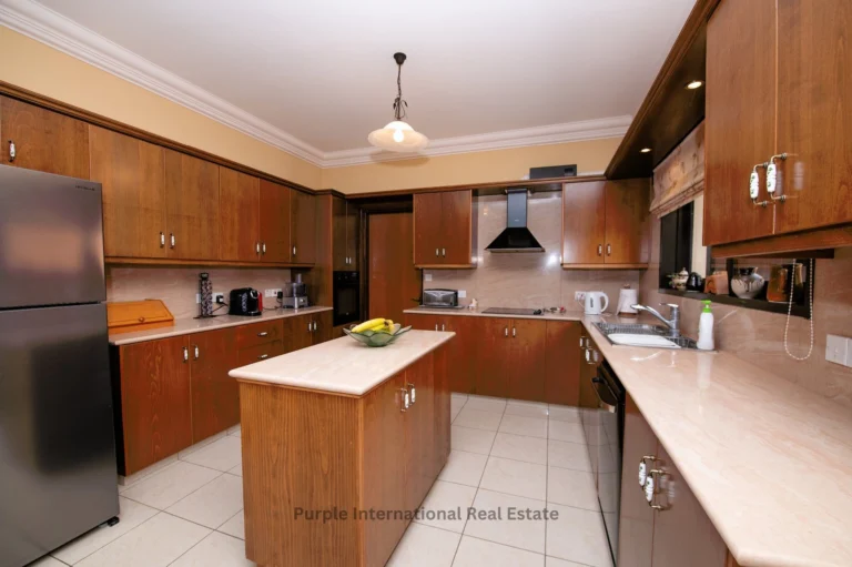 5 Bedroom House for Sale in Mosfiloti, Larnaca District