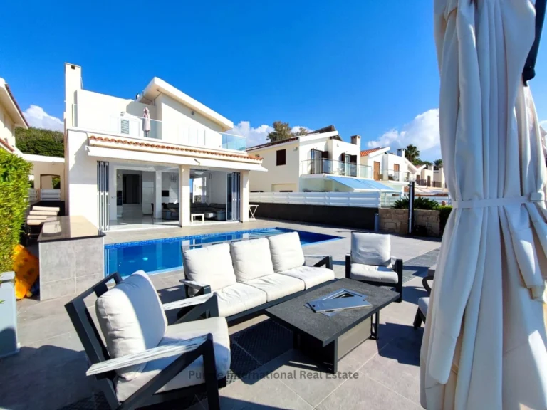 5 Bedroom House for Sale in Coral Bay, Paphos District