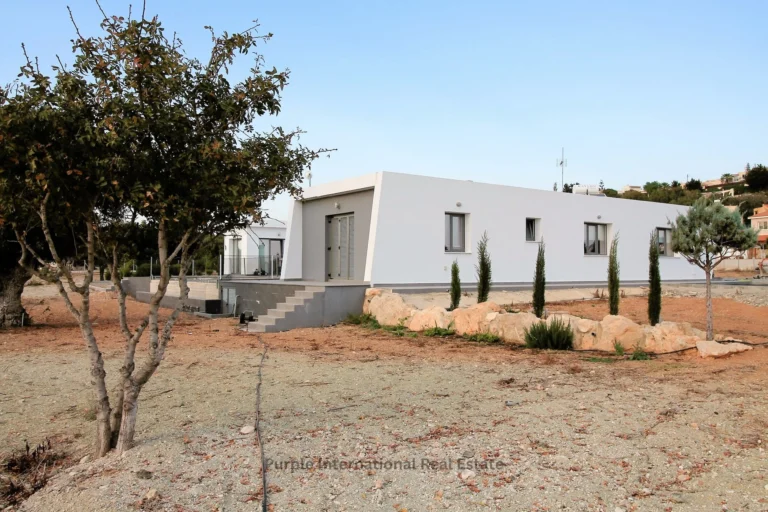 4 Bedroom House for Sale in Paphos – Emba