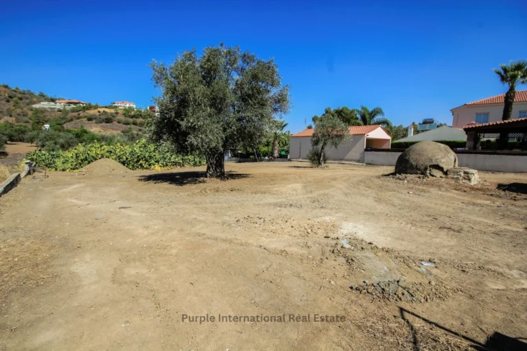 1,600m² Plot for Sale in Kornos, Larnaca District
