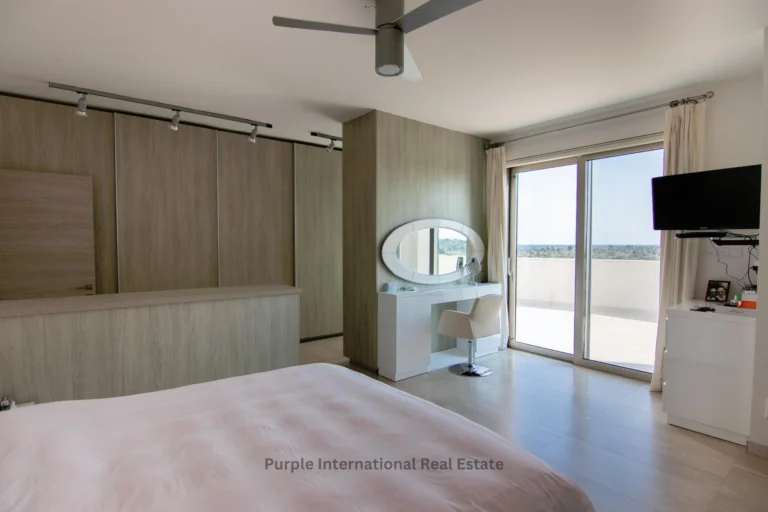 400m² House for Sale in Famagusta District