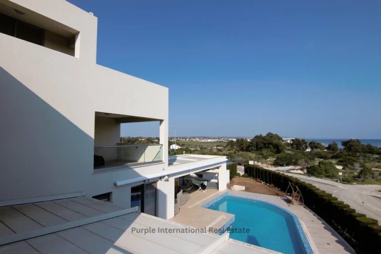 400m² House for Sale in Famagusta District