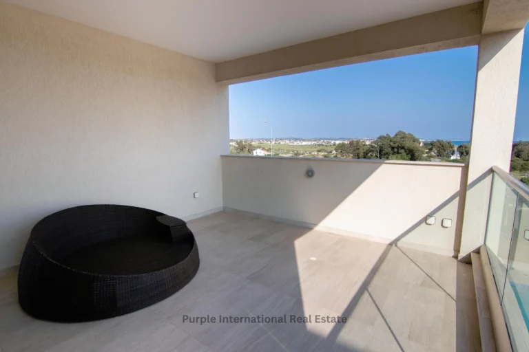 400m² House for Sale in Famagusta District