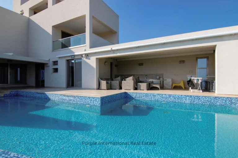 400m² House for Sale in Famagusta District