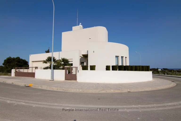 400m² House for Sale in Famagusta District