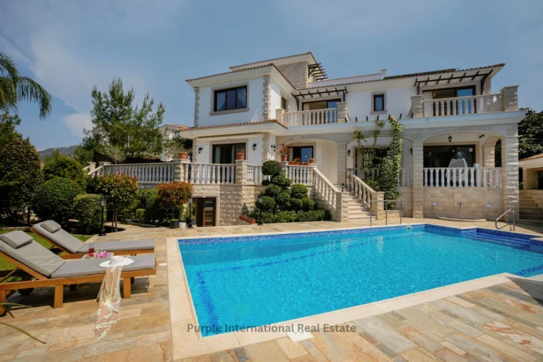 5 Bedroom House for Sale in Argaka, Paphos District