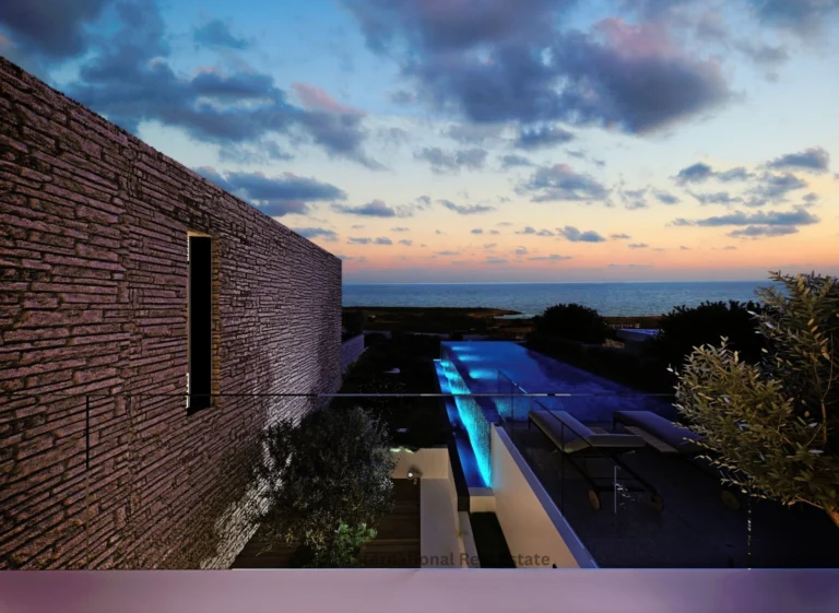 5 Bedroom House for Sale in Sea Caves, Paphos District