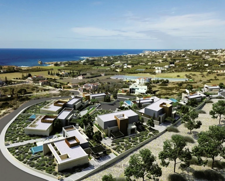 5 Bedroom House for Sale in Sea Caves, Paphos District