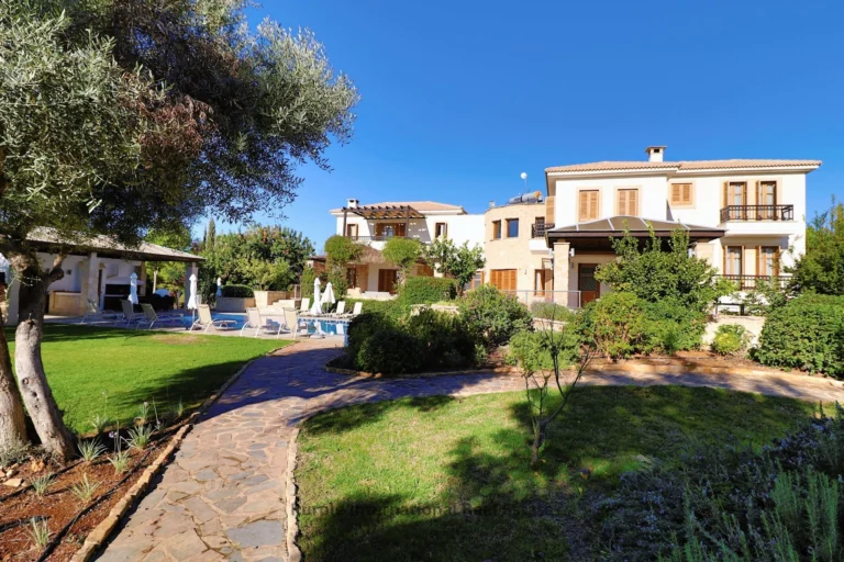 5 Bedroom House for Sale in Aphrodite Hills, Paphos District