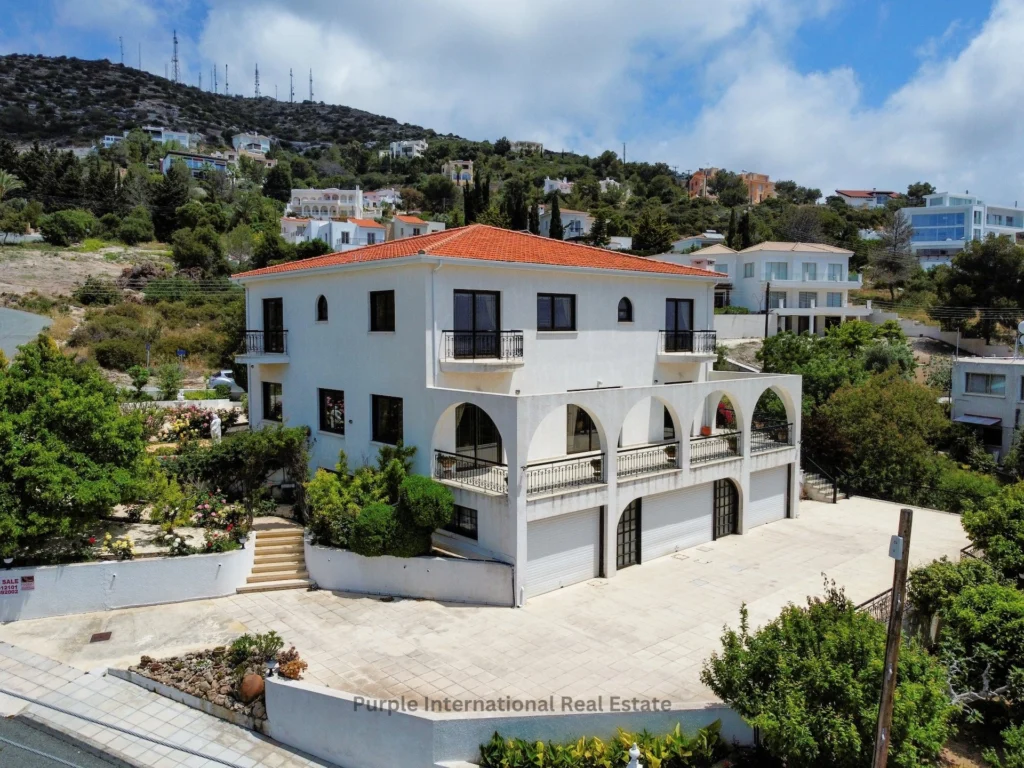 5 Bedroom House for Sale in Tala, Paphos District