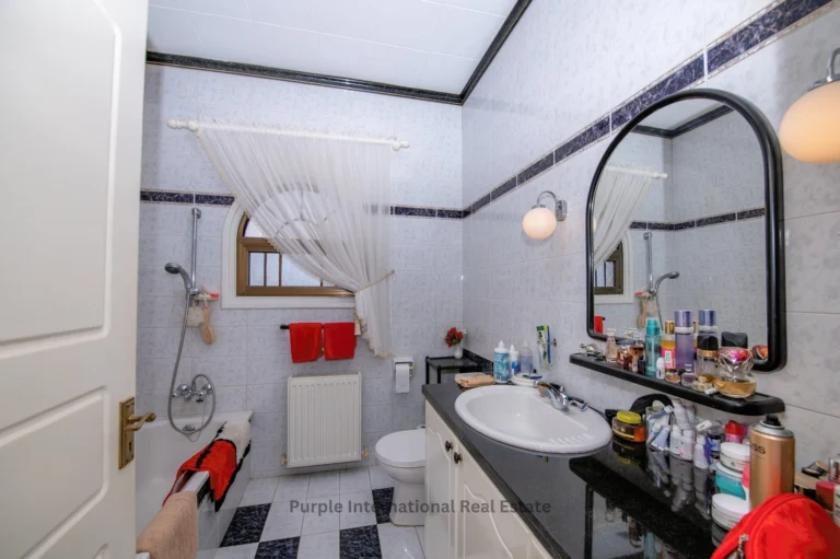 5 Bedroom House for Sale in Tala, Paphos District