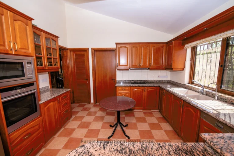 3 Bedroom House for Sale in Sea Caves, Paphos District