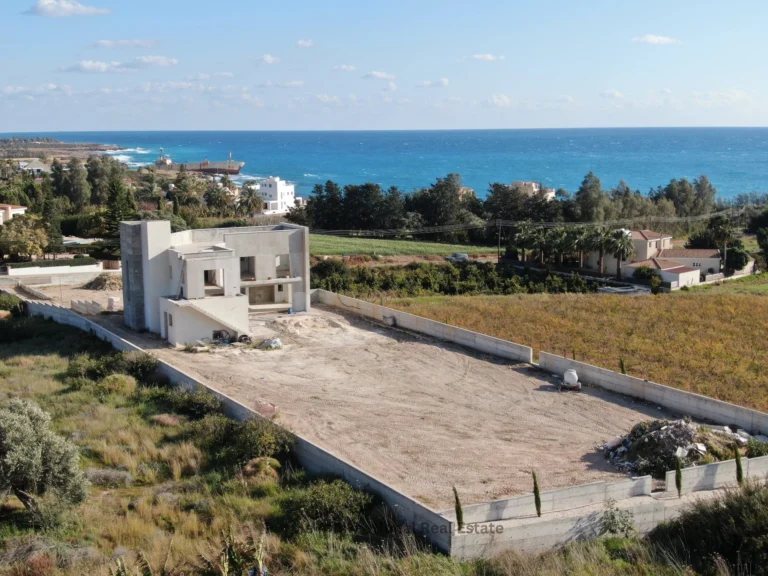 4 Bedroom House for Sale in Sea Caves, Paphos District