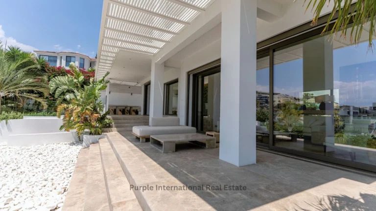5 Bedroom House for Sale in Agios Tychonas, Limassol District