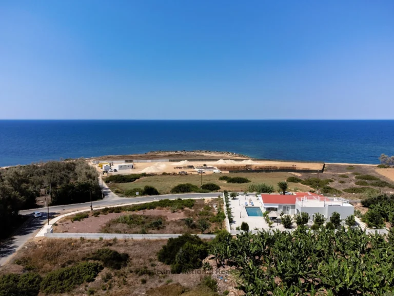 4 Bedroom House for Sale in Sea Caves, Paphos District
