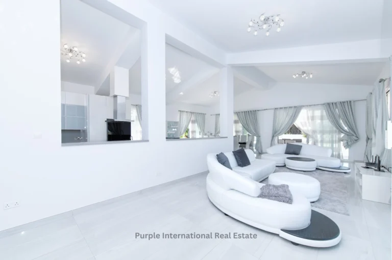 4 Bedroom House for Sale in Sea Caves, Paphos District