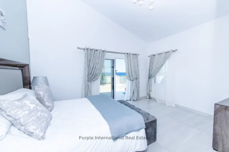 4 Bedroom House for Sale in Sea Caves, Paphos District